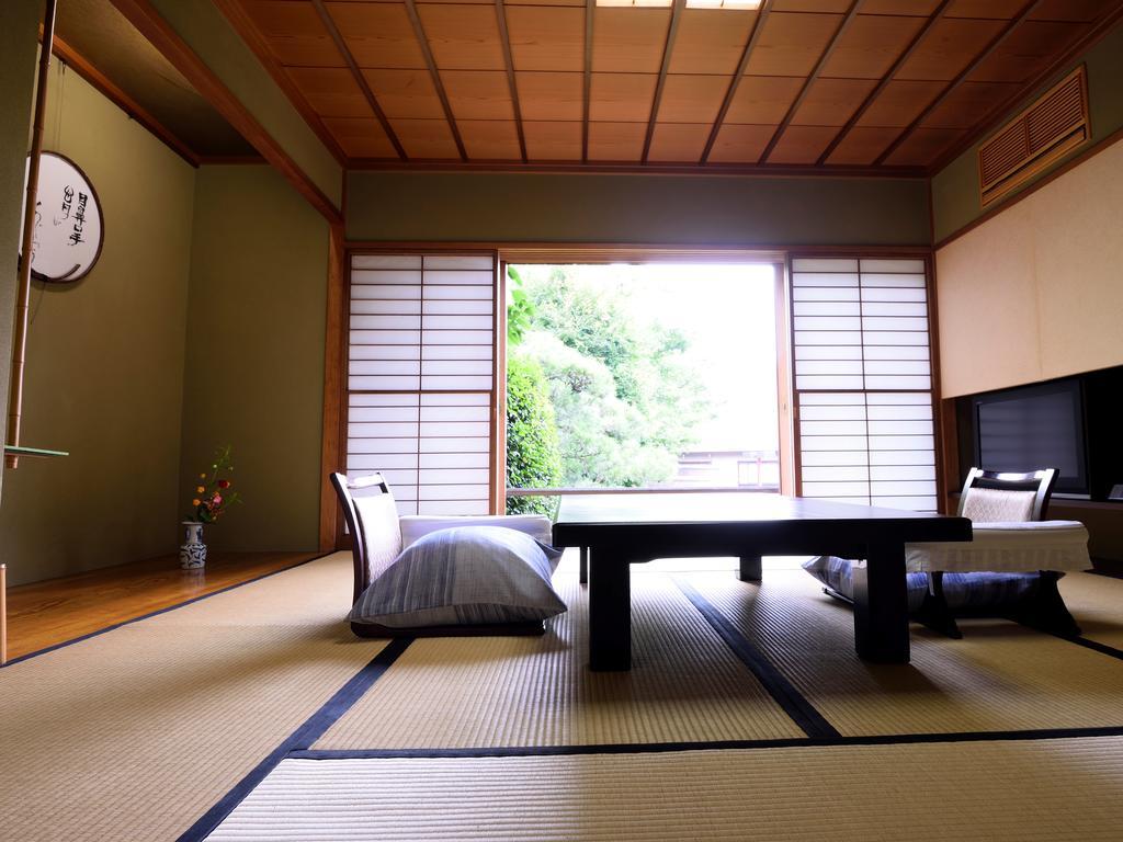 Atamisekitei Annex Sakuragaokasaryo Hotell Atami  Rum bild